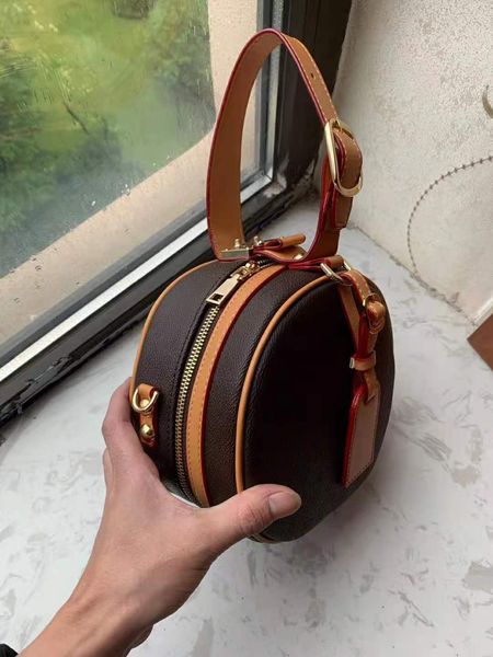 2021 designer handbag woemsn messenger bags totes shoulder bag parit bag ladies handbags bags
2021 designer handbag woemsn messenger bags totes shoulder bag parit bag ladies handbags bags