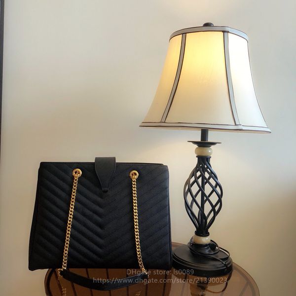 fashion leather luxury shoulder bag men and women messenger bag wallet size35..15..7.5cm ing
fashion leather luxury shoulder bag men and women messenger bag wallet size35..15..7.5cm ing