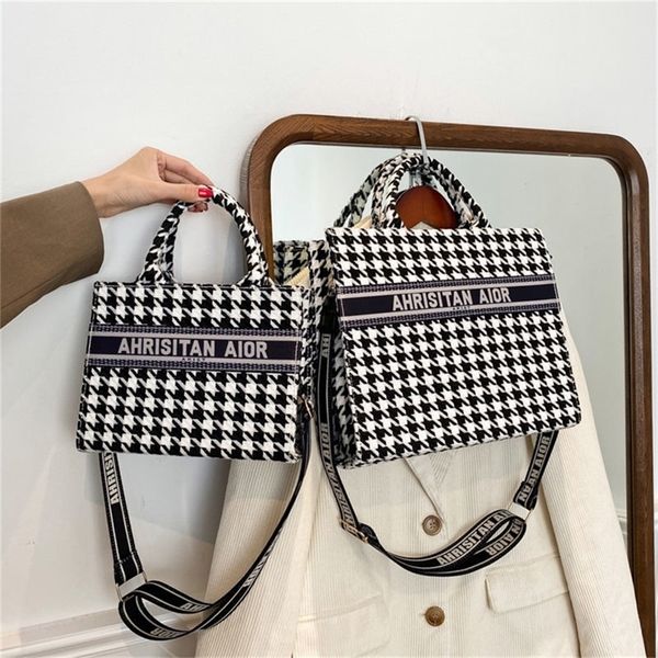 70% off deals online french minority foreign style bag female fashion new thousand lattice messenger versatile ins hand
70% off deals online french minority foreign style bag female fashion new thousand lattice messenger versatile ins hand