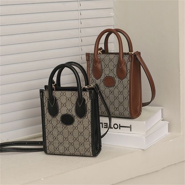 factory store shop fashion bag letter printing handbag women's 2022 autumn and winter new popular one shoulder messenger bag wholesale
factory store shop fashion bag letter printing handbag women's 2022 autumn and winter new popular one shoulder messenger bag wholesale