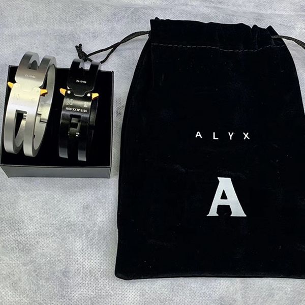 2021 new with bag and box men women couples jewelry bangles rollercoaster track alyx aluminium alloy bracelet 7027, Golden;silver
2021 new with bag and box men women couples jewelry bangles rollercoaster track alyx aluminium alloy bracelet 7027, Golden;silver