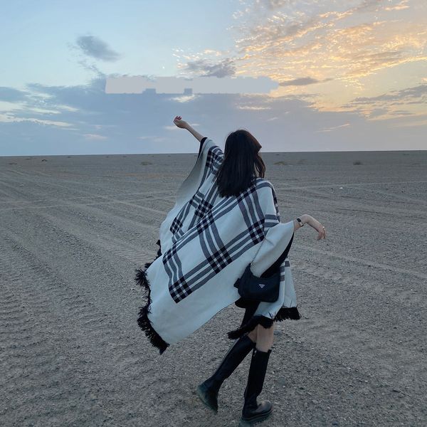 xiaoyu sauce double-sided coat shawlshawl shawlplaid shawl coat for women in autumn wearing a cloak and two sides of wool knitted square ker, White;black
xiaoyu sauce double-sided coat shawlshawl shawlplaid shawl coat for women in autumn wearing a cloak and two sides of wool knitted square ker, White;black