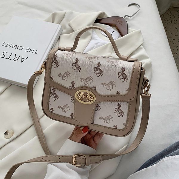 messenger women's shoulder square 2020 new fashion ins print portable shoulder bag small versatile fashion net red small square bag sw4
messenger women's shoulder square 2020 new fashion ins print portable shoulder bag small versatile fashion net red small square bag sw4