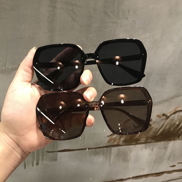 big frame shows thin, fashionable and versatile personality plane lens round face mask net red ins sunglasses, White;black
big frame shows thin, fashionable and versatile personality plane lens round face mask net red ins sunglasses, White;black
