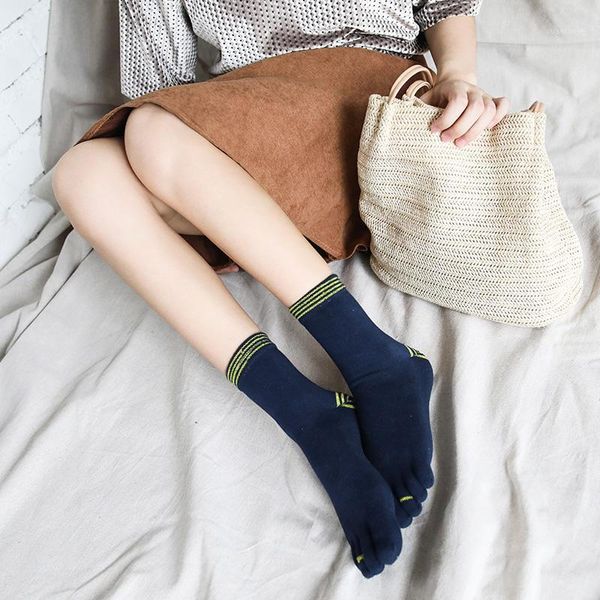 five finger female pure cotton mid-barrel autumn winter casual striped socks crew pack of socks aesthetic women1, Black;white
five finger female pure cotton mid-barrel autumn winter casual striped socks crew pack of socks aesthetic women1, Black;white