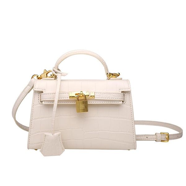high sense stone pattern bag summer new wild 2020 fashion one shoulder messenger lock small bag hand carry
high sense stone pattern bag summer new wild 2020 fashion one shoulder messenger lock small bag hand carry