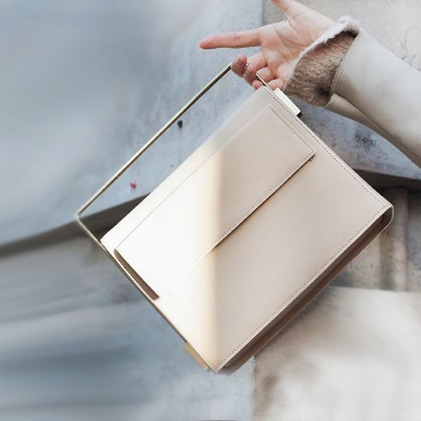 fashion box metal handle women handbags designer shoulder bags luxury pu leather female crossbody bag lady small totes purses c1023
fashion box metal handle women handbags designer shoulder bags luxury pu leather female crossbody bag lady small totes purses c1023