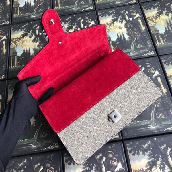 2020 new high-end customized women's shoulder bags pvc printed messenger bag leisure fashion chain
2020 new high-end customized women's shoulder bags pvc printed messenger bag leisure fashion chain