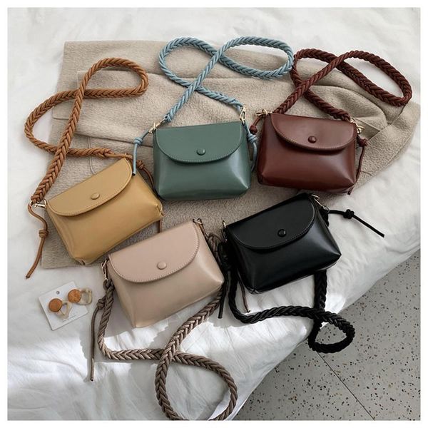 casual retro women shoulder bags designer brand chic strap female handbags luxury pu leather crossbody messenger bag large purse
casual retro women shoulder bags designer brand chic strap female handbags luxury pu leather crossbody messenger bag large purse