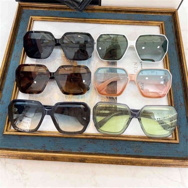 2022 factory wholesale model fashion large square face small star net red same resistant ch5458 sunglasses, White;black
2022 factory wholesale model fashion large square face small star net red same resistant ch5458 sunglasses, White;black