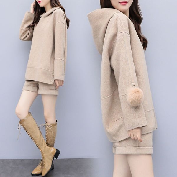 2020 новых женской одежды осень зима шерстяное двухкусочные брюки с капюшоном top шорты и топ с длинным рукавом и шорты случайный костюм мод, Gray
2020 новых женской одежды осень зима шерстяное двухкусочные брюки с капюшоном top шорты и топ с длинным рукавом и шорты случайный костюм мод, Gray