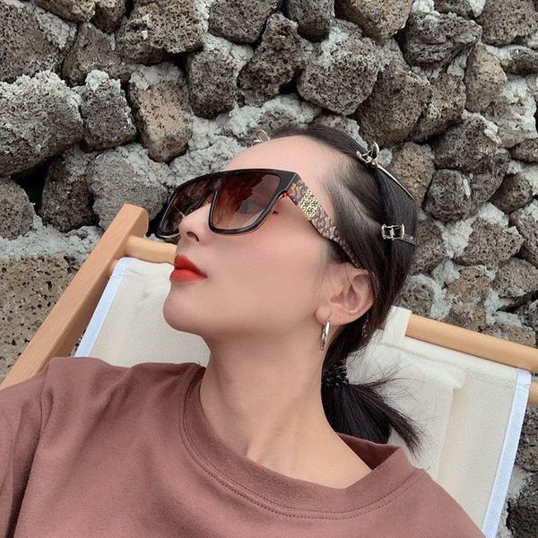b4337 temples with brand characteristic printing collocation fashionable sunglasses luxury sunglasses for women mens sunglasses oversized, White;black
b4337 temples with brand characteristic printing collocation fashionable sunglasses luxury sunglasses for women mens sunglasses oversized, White;black
