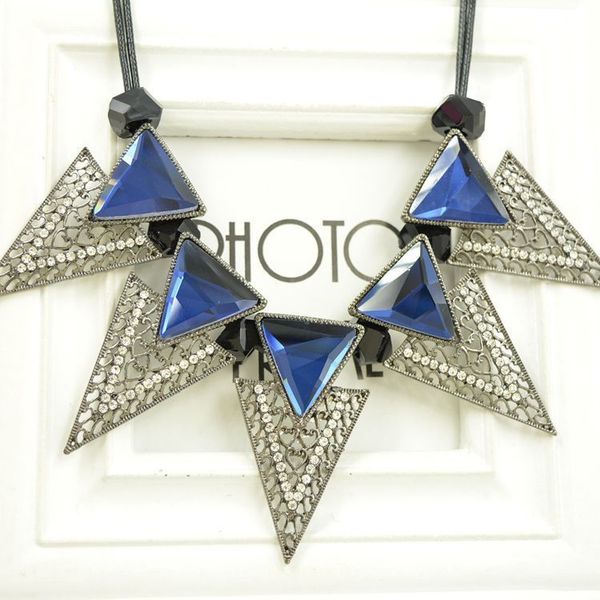 triangle crystal pendant exaggerated personality clavicle chain decorative female short necklace accessories, Silver
triangle crystal pendant exaggerated personality clavicle chain decorative female short necklace accessories, Silver