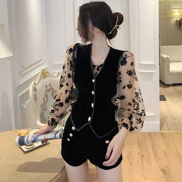 2020 autumn new mesh flower versatile vest + velvet shorts 3-piece fashion suit for women
2020 autumn new mesh flower versatile vest + velvet shorts 3-piece fashion suit for women