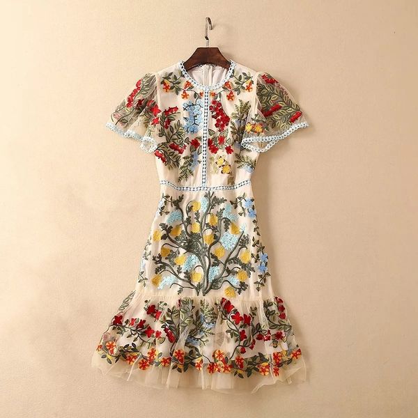 2021 new runway summer designer hollow gowns of women vintage short sleeve embroidered nude lace boutique party dresses ty1c, Black;gray
2021 new runway summer designer hollow gowns of women vintage short sleeve embroidered nude lace boutique party dresses ty1c, Black;gray