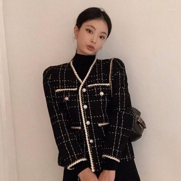 retro simple style contrast color v-neck pearl button single breasted loose cardigan suit short coat woman1, White;black
retro simple style contrast color v-neck pearl button single breasted loose cardigan suit short coat woman1, White;black