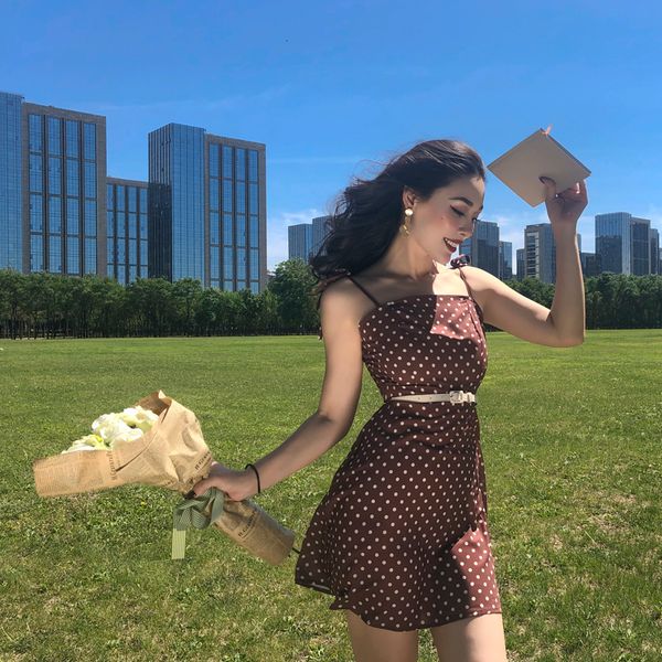 2021 new vintage french style silk cool temperament brown honey dot spaghetti girdle dress above knee 8j91, Black;gray
2021 new vintage french style silk cool temperament brown honey dot spaghetti girdle dress above knee 8j91, Black;gray