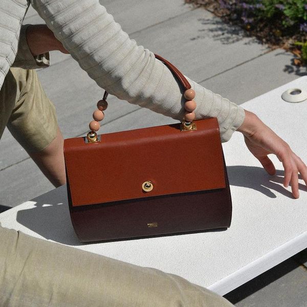 luxury handbags women bags designer fashion retro handbag solid color simple beaded handheld lady purse petit sac femme cc
luxury handbags women bags designer fashion retro handbag solid color simple beaded handheld lady purse petit sac femme cc
