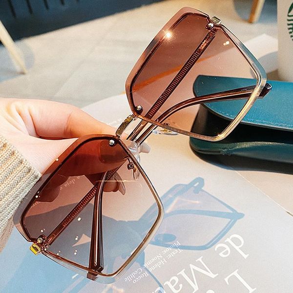 sunglasses 2021 fashion rimless oversize square for women vintage alloy elegant gradient brown pink sun glasses female shade, White;black
sunglasses 2021 fashion rimless oversize square for women vintage alloy elegant gradient brown pink sun glasses female shade, White;black