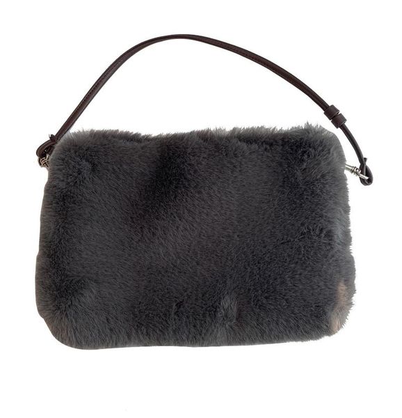 ladies bag winter new simple and gentle imitation french stick underarm plush zipper female bag
ladies bag winter new simple and gentle imitation french stick underarm plush zipper female bag