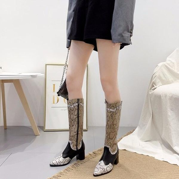 fashion shoes 2020 women shoes british style thick heel high heel snake pattern matching faux suede slim fur boots w20-91, Black
fashion shoes 2020 women shoes british style thick heel high heel snake pattern matching faux suede slim fur boots w20-91, Black