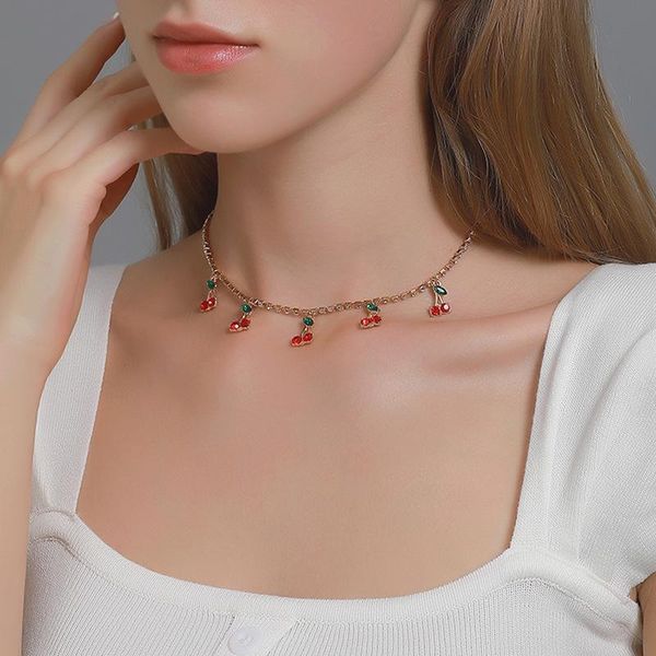 chokers cute crystal red cherry necklace for women zircon hip hop pendant choker fashion trend jewelry girl gift 2021, Golden;silver 
chokers cute crystal red cherry necklace for women zircon hip hop pendant choker fashion trend jewelry girl gift 2021, Golden;silver