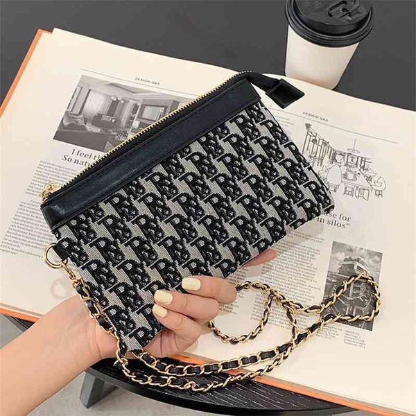classic mobile phone women's chain purse canvas card fashion one shoulder diagonal cross hand bag handbags, Red;black
classic mobile phone women's chain purse canvas card fashion one shoulder diagonal cross hand bag handbags, Red;black