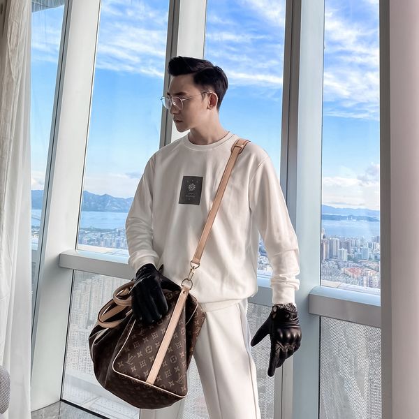 daio ethan korean men's autumn winter letter print long sleeve bottomed round neck sweater
daio ethan korean men's autumn winter letter print long sleeve bottomed round neck sweater