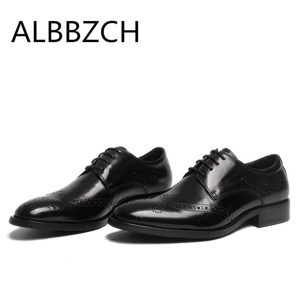 brogue carving genuine leather men shoes black wedding shoes mens business dress daily office work man
brogue carving genuine leather men shoes black wedding shoes mens business dress daily office work man