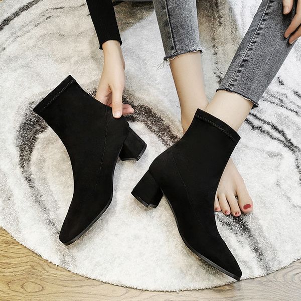 women show thin high heels 2020 new spring and autumn single boots british net red square head elastic medium thick heel
women show thin high heels 2020 new spring and autumn single boots british net red square head elastic medium thick heel