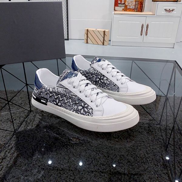 2020 new casual shoes fine workmanship, comfortable feet, imported cowhide with special materials on the first layer, comfortable sheepskin, Black
2020 new casual shoes fine workmanship, comfortable feet, imported cowhide with special materials on the first layer, comfortable sheepskin, Black