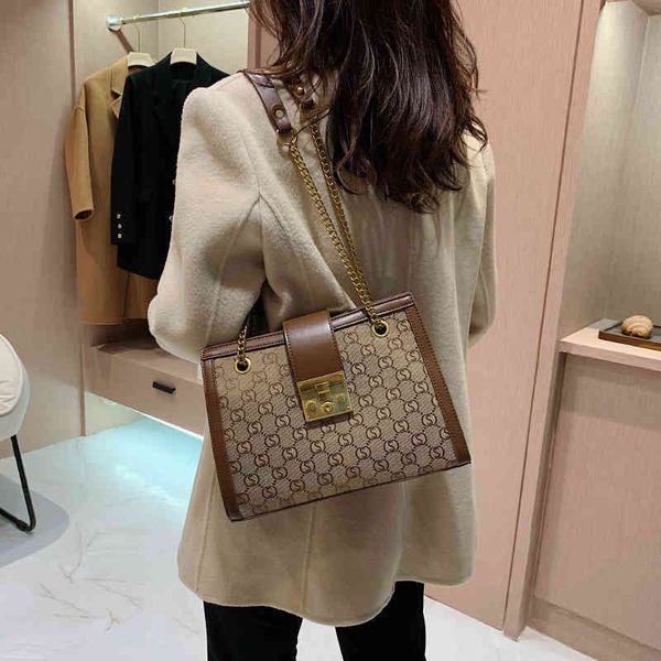 2022 latest models handbag wholesale korean large capacity latch texture single shoulder women's autumn versatile commuter armpit
2022 latest models handbag wholesale korean large capacity latch texture single shoulder women's autumn versatile commuter armpit