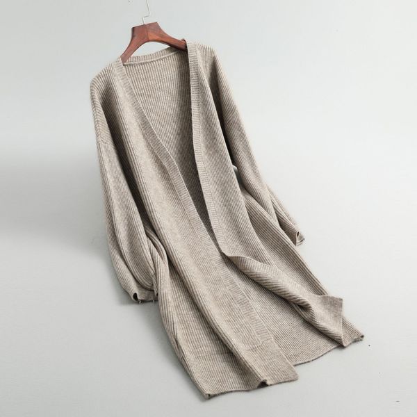2021 new poncho sleeve loose wool knitting coat cardigans long sweater jumper women cape feminino rxmb, White;black
2021 new poncho sleeve loose wool knitting coat cardigans long sweater jumper women cape feminino rxmb, White;black