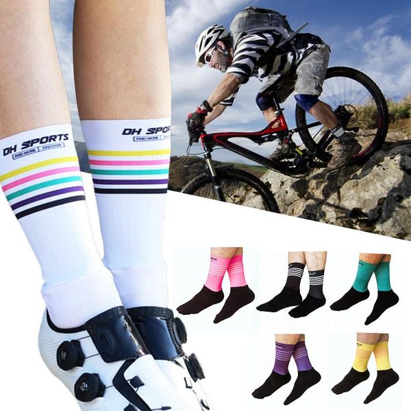 sports socks 2021 cycling competitive team tube wear-resistant breathable sweat-absorbent men momen warm, Black
sports socks 2021 cycling competitive team tube wear-resistant breathable sweat-absorbent men momen warm, Black