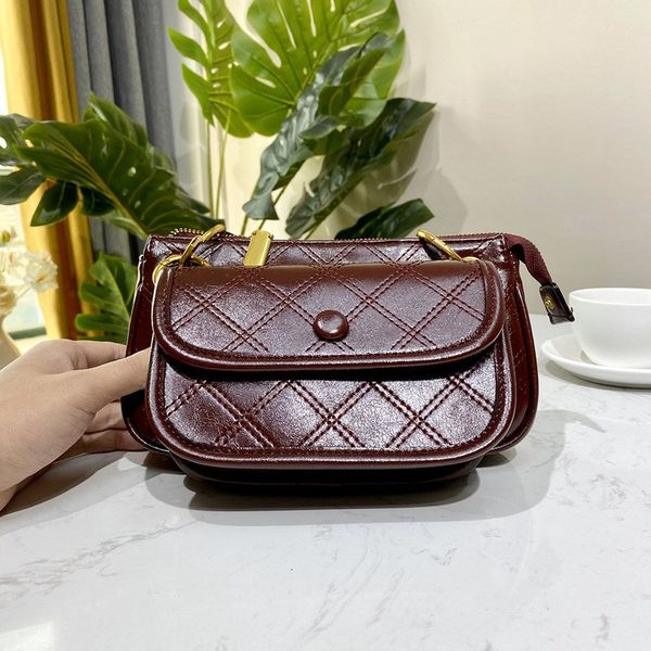 new rhombic check shoulder bag retro style solid chain messenger bag three in one wide strap women's shoulder bag, Black;red
new rhombic check shoulder bag retro style solid chain messenger bag three in one wide strap women's shoulder bag, Black;red