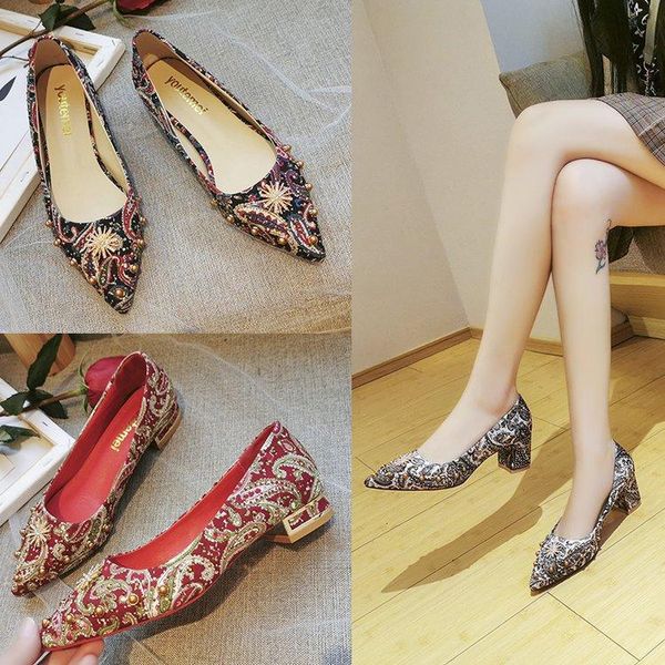 2020 silk print pumps women shoes buckle ethnic style single shoes spring summer high heel party woman, Black
2020 silk print pumps women shoes buckle ethnic style single shoes spring summer high heel party woman, Black