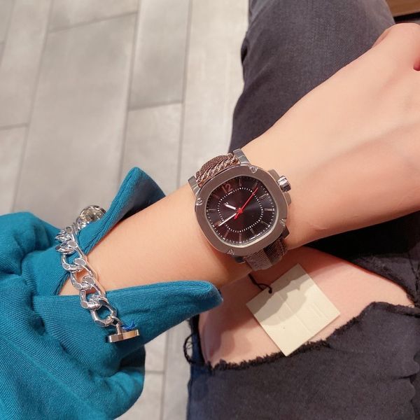 montre de luxe fashion rubber strap autoamtic movement mechanical diamond men dress mens glass back men watches black wristwatches watch, Slivery;brown
montre de luxe fashion rubber strap autoamtic movement mechanical diamond men dress mens glass back men watches black wristwatches watch, Slivery;brown