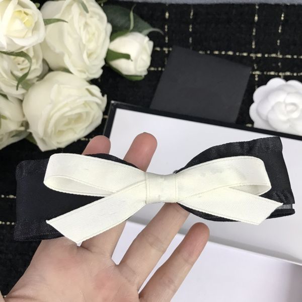 2021 new high-end temperament socialite style bow lady sweet atmosphere double large bow white hairpin
2021 new high-end temperament socialite style bow lady sweet atmosphere double large bow white hairpin