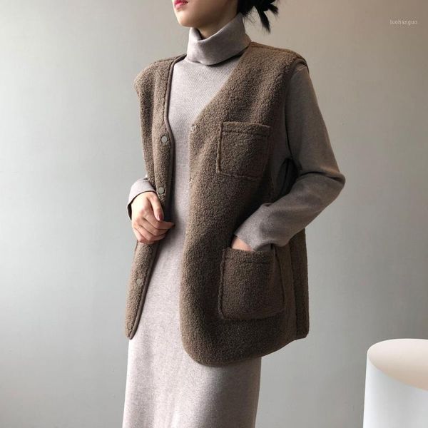 winter women vest waistcoat korean fashion v neck vets women fake lamb wool fur vest loose warm chalecos para mujer1, Black;white
winter women vest waistcoat korean fashion v neck vets women fake lamb wool fur vest loose warm chalecos para mujer1, Black;white
