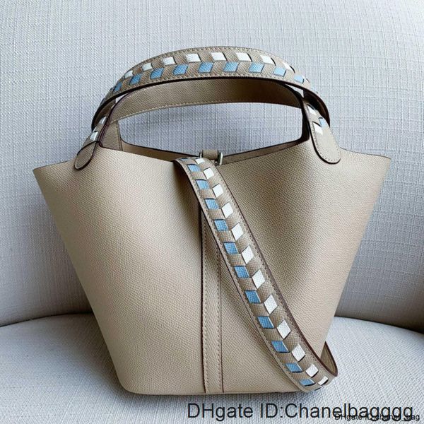 2020 basket bag belle2019 cowhide bucket hand palm prints genuine leather portable woman package weave width straps single shoulder
2020 basket bag belle2019 cowhide bucket hand palm prints genuine leather portable woman package weave width straps single shoulder