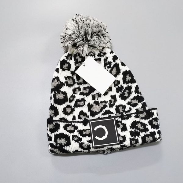 wholesale beanie new winter caps hats women bonnet thicken beanies with real raccoon fur pompoms warm girl caps snapback pompon beanie 2020, Blue;gray
wholesale beanie new winter caps hats women bonnet thicken beanies with real raccoon fur pompoms warm girl caps snapback pompon beanie 2020, Blue;gray
