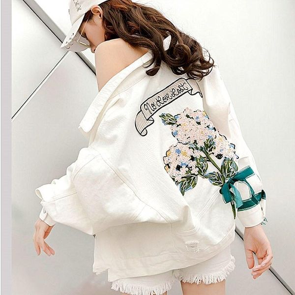 jeans jacket new spring autumn women's embroidery floral appliques lace bow yellow white pink denim jacket student coat cc1991, Black;brown
jeans jacket new spring autumn women's embroidery floral appliques lace bow yellow white pink denim jacket student coat cc1991, Black;brown
