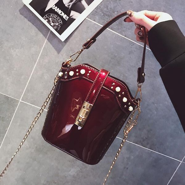 patent leather new small bag female 2020 new wild messenger fashion chic chain mini bucket bag
patent leather new small bag female 2020 new wild messenger fashion chic chain mini bucket bag