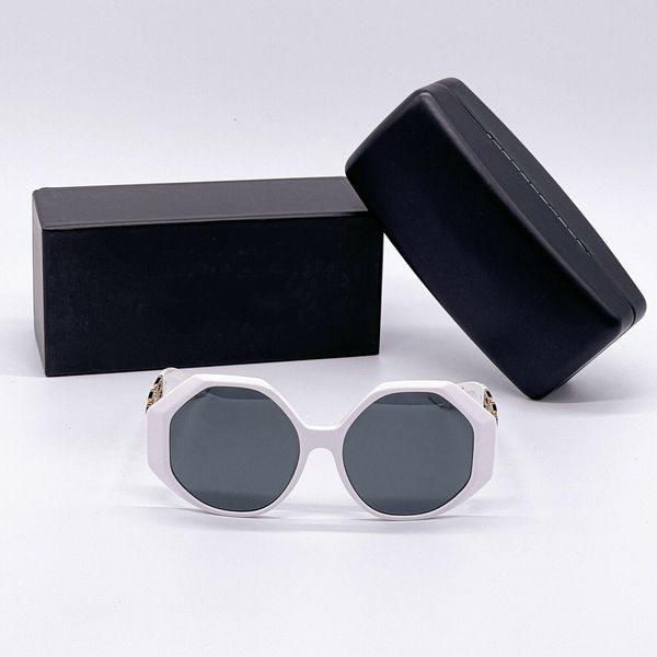4395 fashion sunglasses man woman goggle beach round sun glasses uv400 7 color optional quality, White;black
4395 fashion sunglasses man woman goggle beach round sun glasses uv400 7 color optional quality, White;black