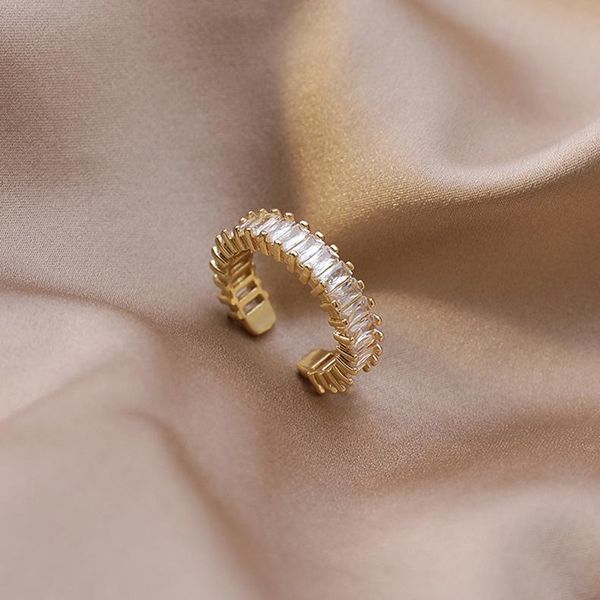 2020 new korean simple trendy rhinestone round rings for women temperament geometric gold color metal party gifts, Golden;silver
2020 new korean simple trendy rhinestone round rings for women temperament geometric gold color metal party gifts, Golden;silver