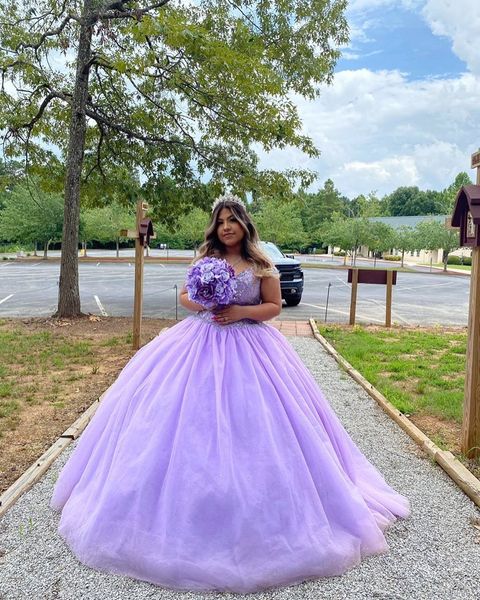 2022 elegant lavender plus size quinceanera dresses off the shoulder with short sleeves crystal rhinestones tulle sweet 15 charra prom eveni, Blue;red
2022 elegant lavender plus size quinceanera dresses off the shoulder with short sleeves crystal rhinestones tulle sweet 15 charra prom eveni, Blue;red