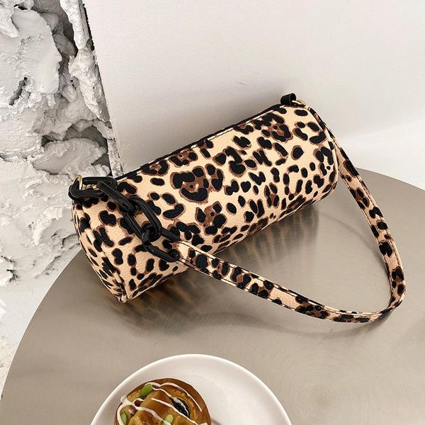 cross body winter 2021 female bag large capacity cylindrical shoulder diagonal chain european style high quality
cross body winter 2021 female bag large capacity cylindrical shoulder diagonal chain european style high quality
