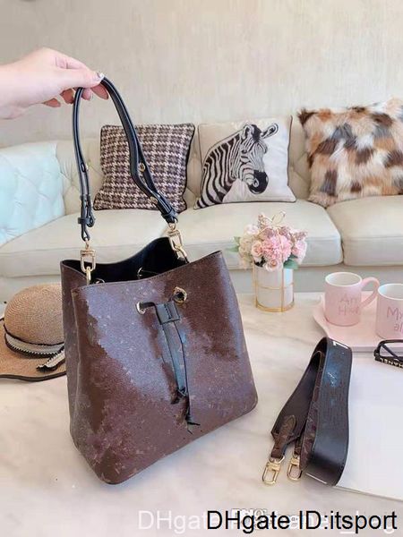 female fashionable joker draw string single shoulder oblique ku qiu dong drawstring bucket handbag designer luxury package messenger bags
female fashionable joker draw string single shoulder oblique ku qiu dong drawstring bucket handbag designer luxury package messenger bags