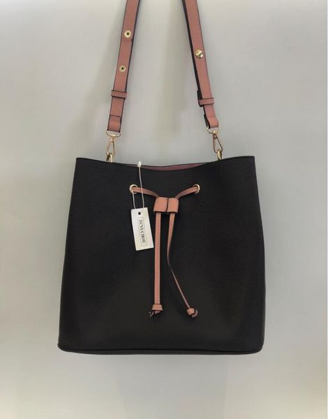 wholesale real leather fashion famous shoulder bags tote designer handbags presbyopic shopping bag purse luxury messenger bag bucket bag
wholesale real leather fashion famous shoulder bags tote designer handbags presbyopic shopping bag purse luxury messenger bag bucket bag