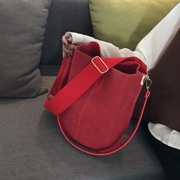 women's large capacity 2020 autumn new autumn fashion fashion versatile texture bucket bag broadband single shoulder cross over bag 2zw
women's large capacity 2020 autumn new autumn fashion fashion versatile texture bucket bag broadband single shoulder cross over bag 2zw